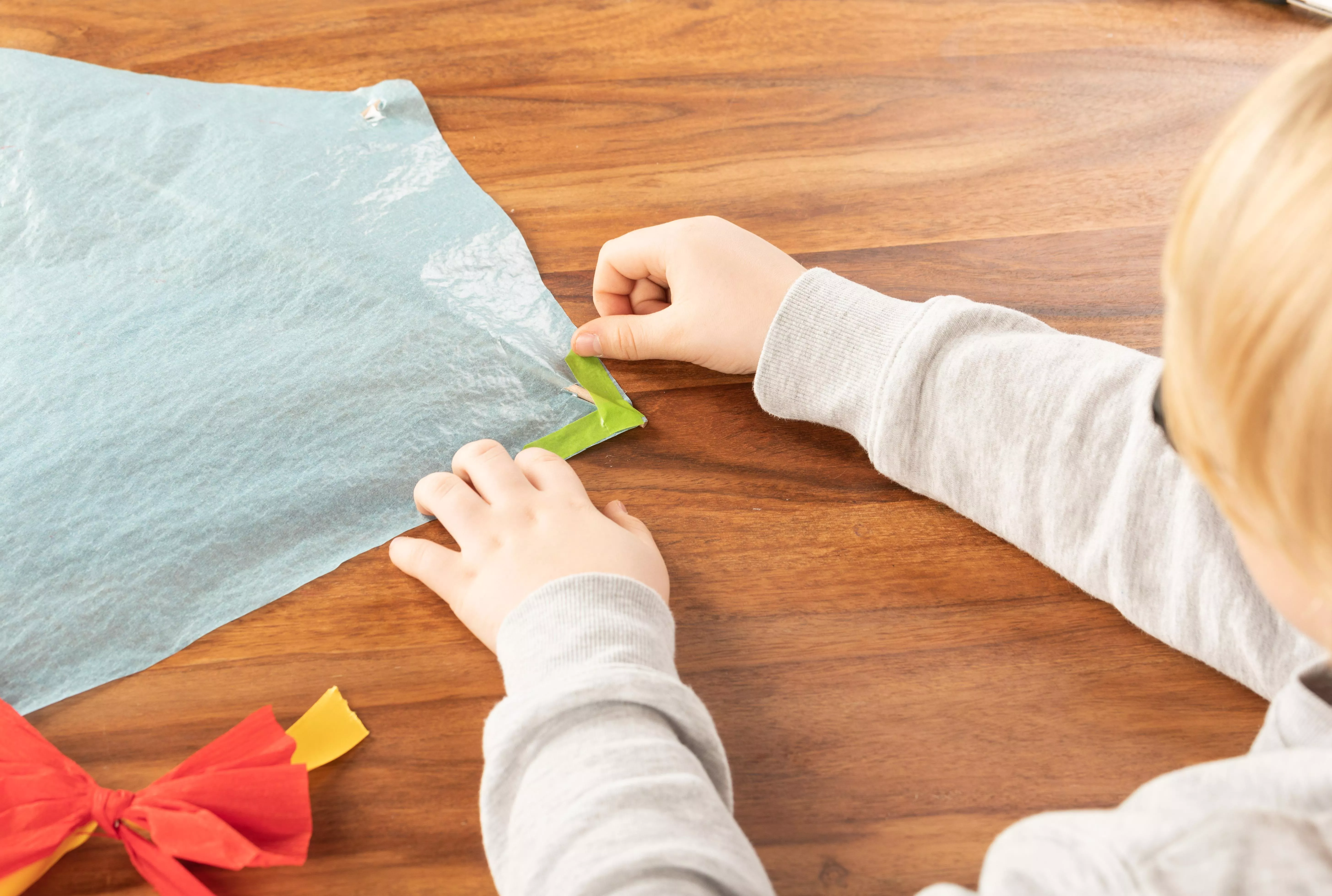 GS626010 Flugdrachen Transparentpapier vorbereiten