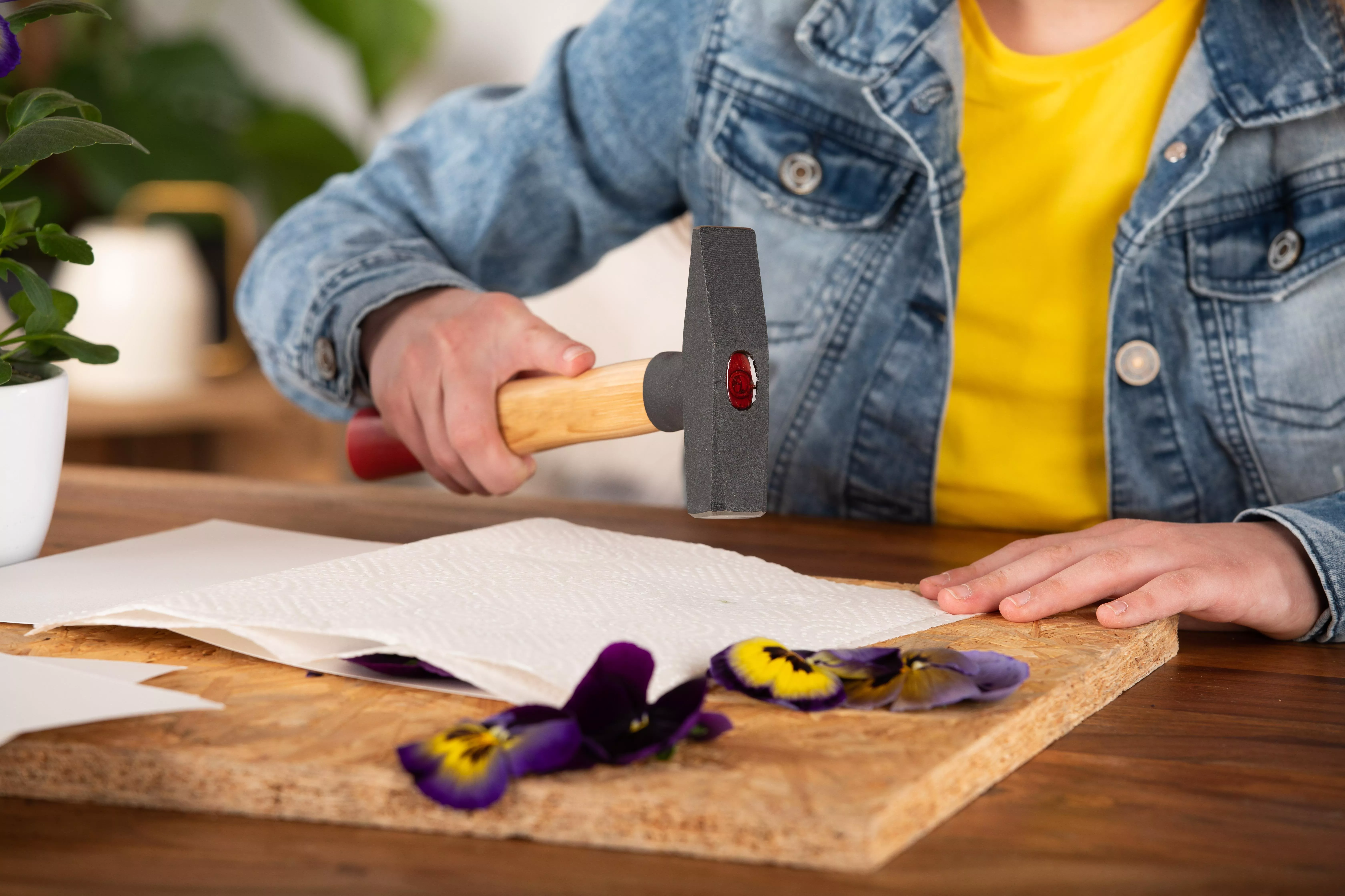 5 GS615648 Muttertagskarte Blüten hämmern