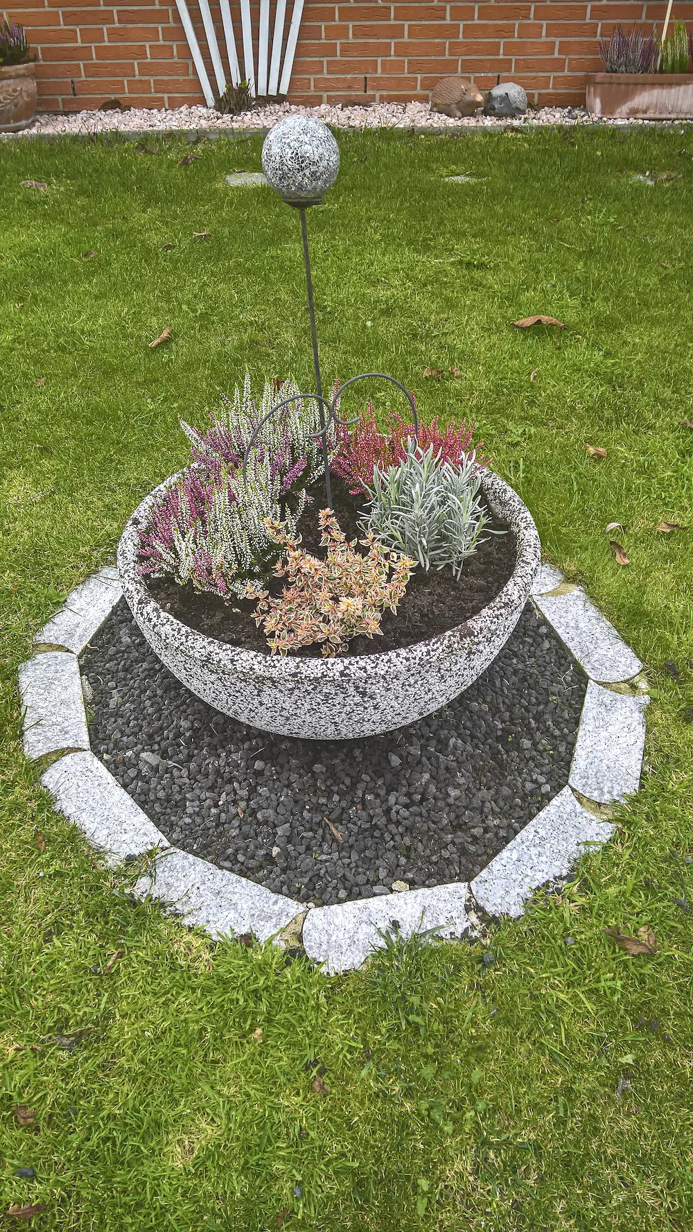 Granit Rasenm&auml;hkante hellgrau,