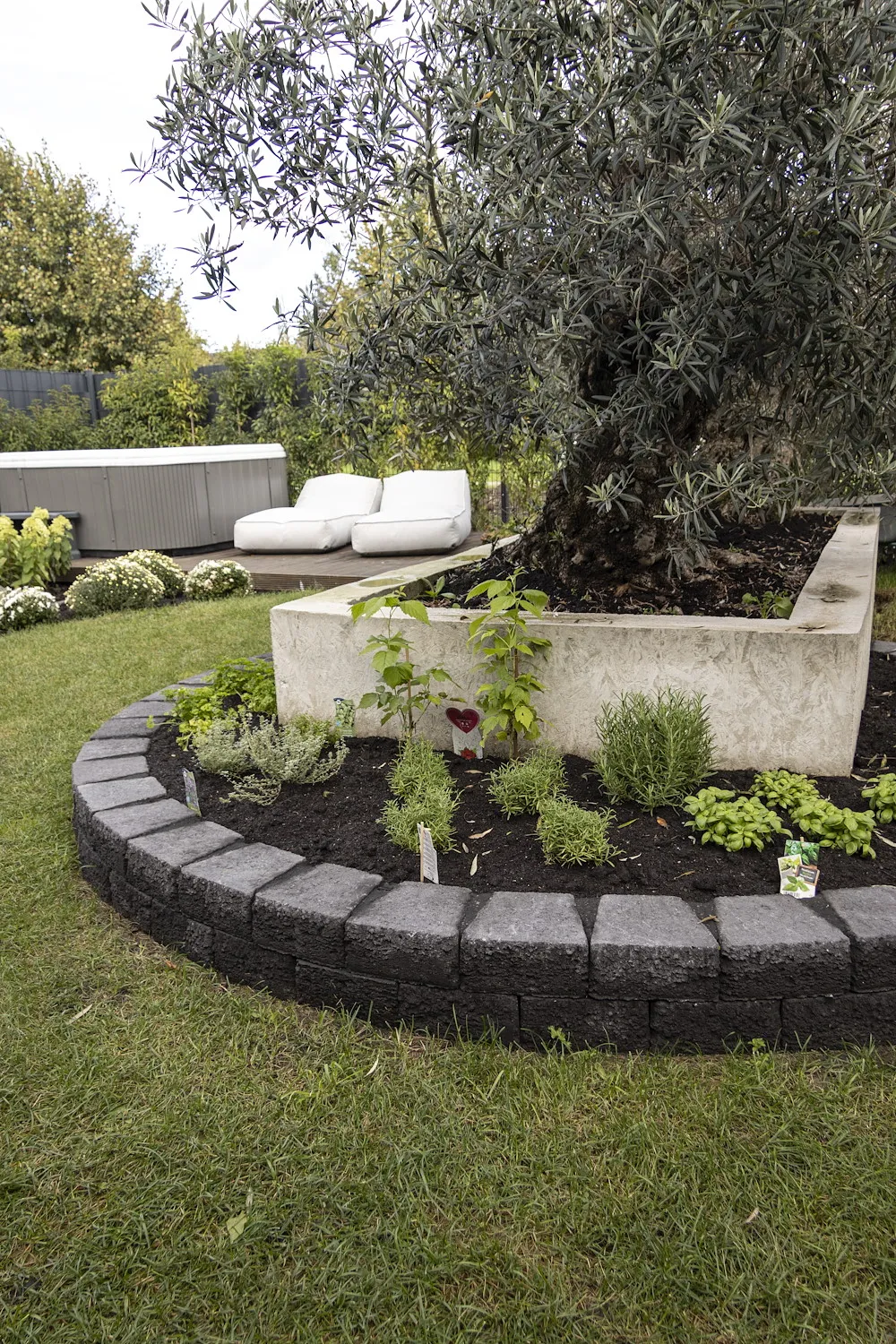 Pilestone Trapezform Coal