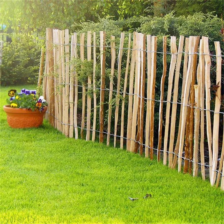 Staketenzaun Berg-Haselnuss