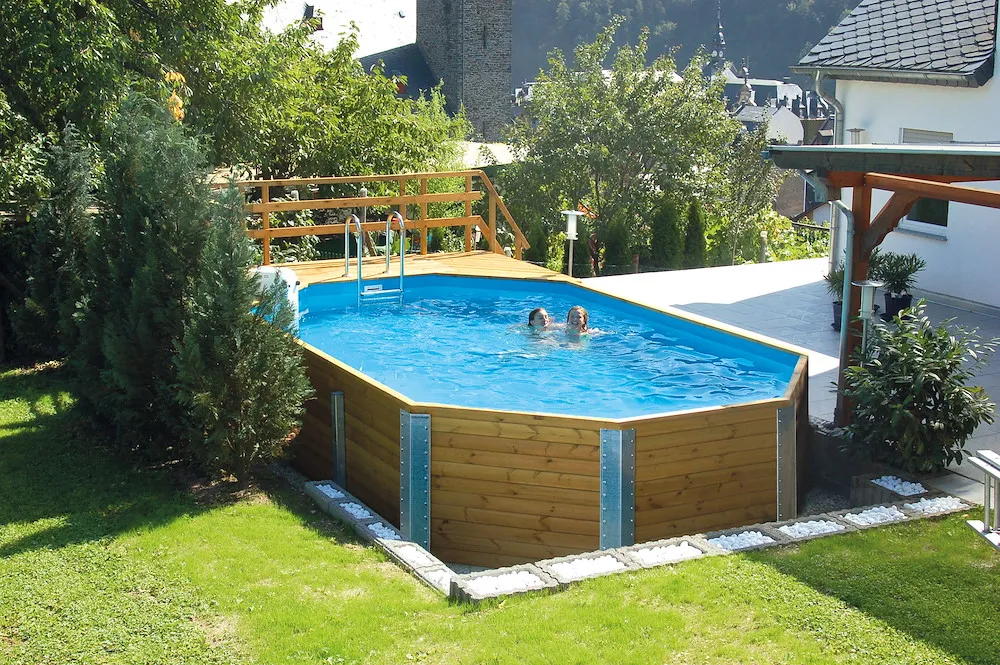 Schwimmbad 594