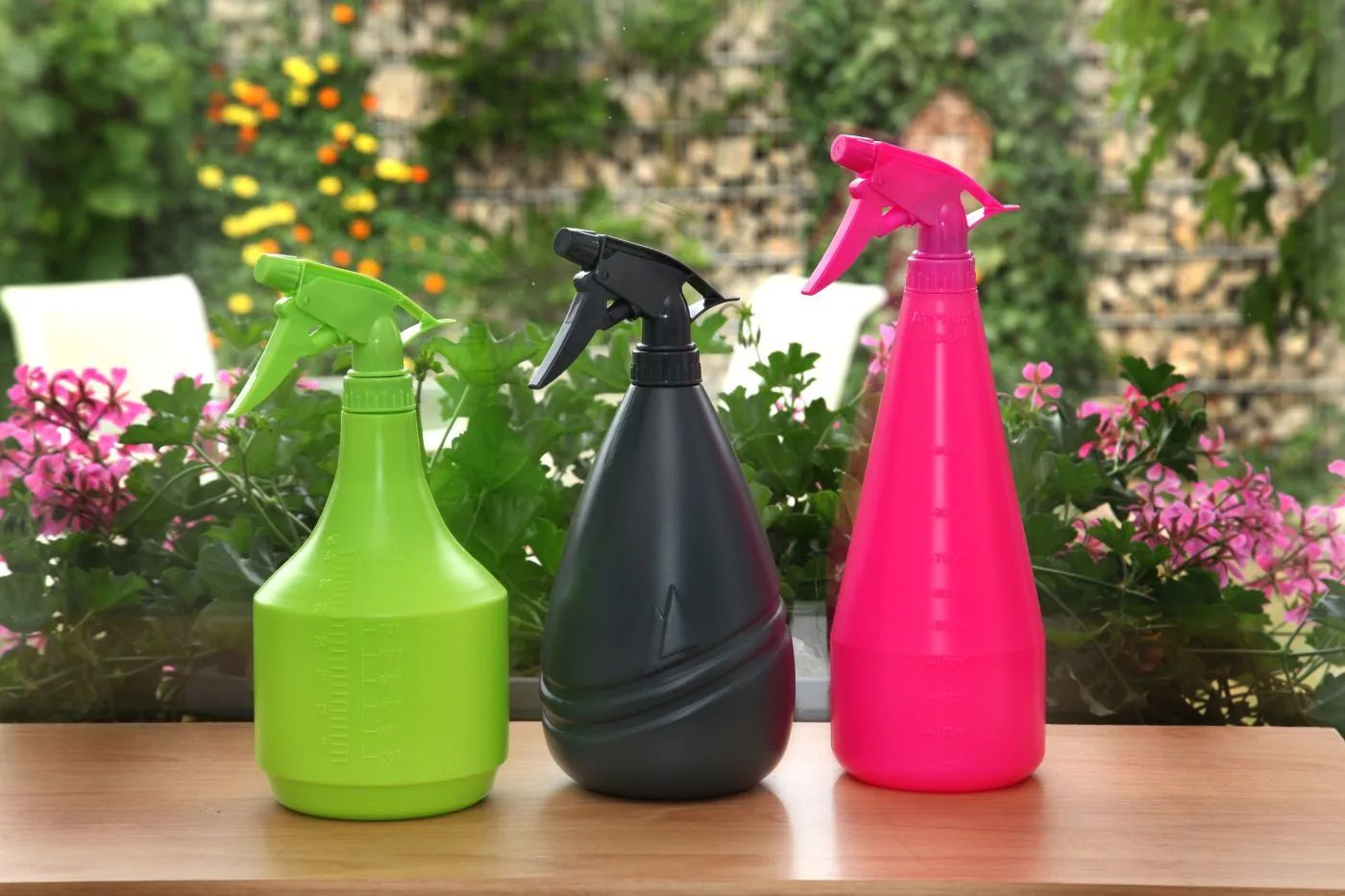 Handspr&uuml;her farbig-sort.