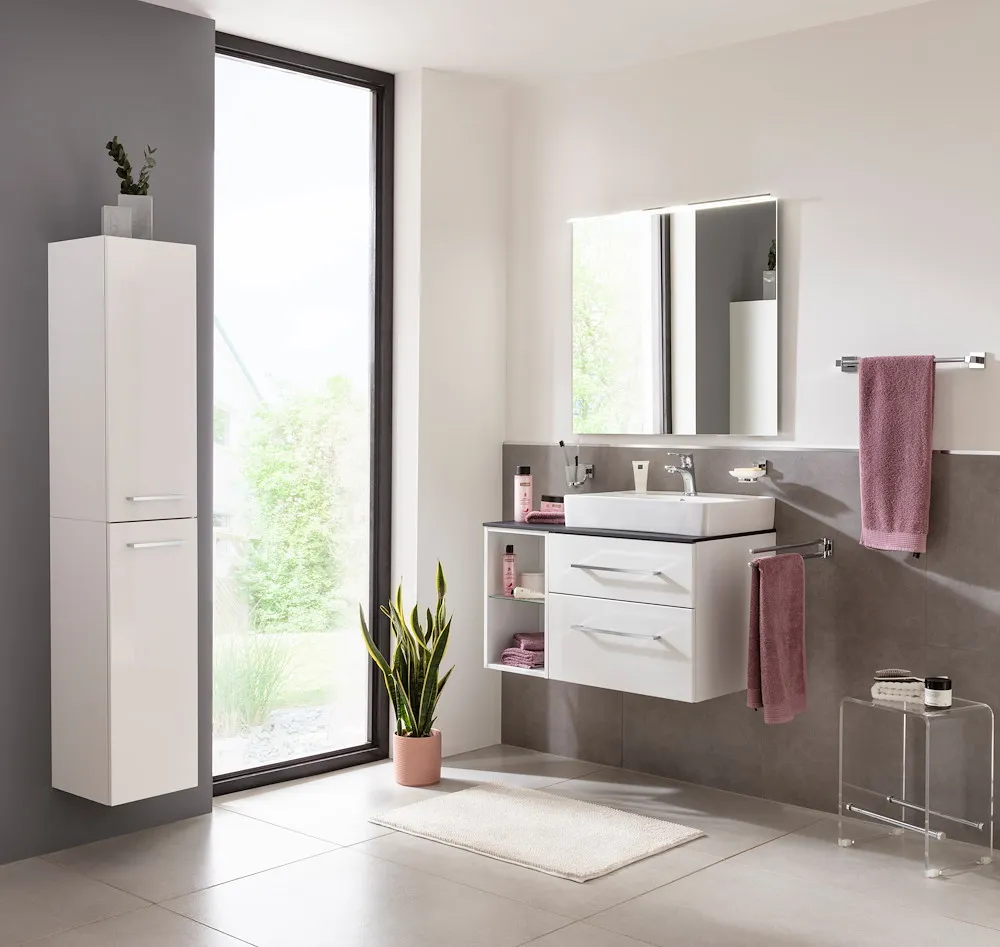 Spiegel mit Wandbefestigung