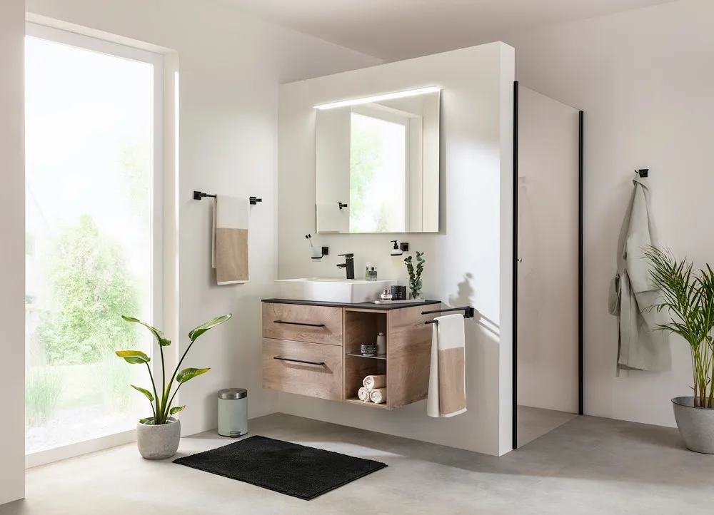 Spiegel mit Wandbefestigung