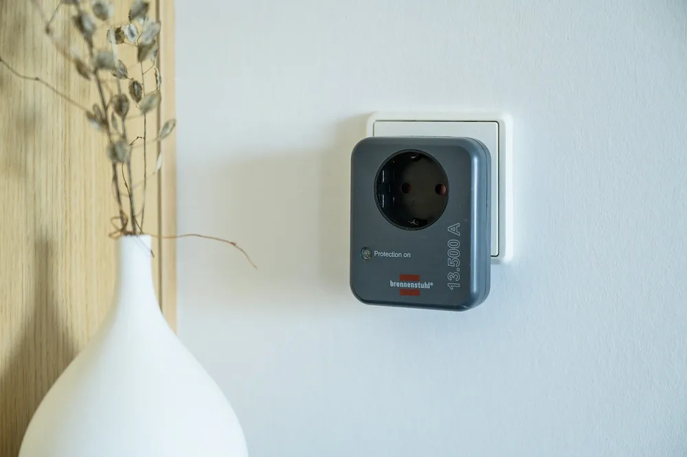 &Uuml;berspannungsschutzadapter