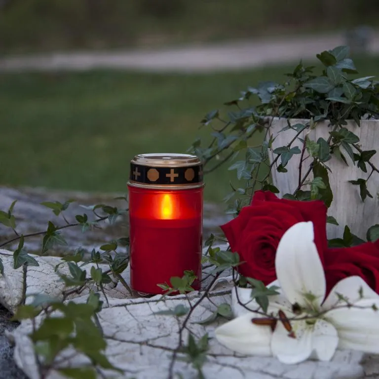 LED-Grablicht SERENE flackernd