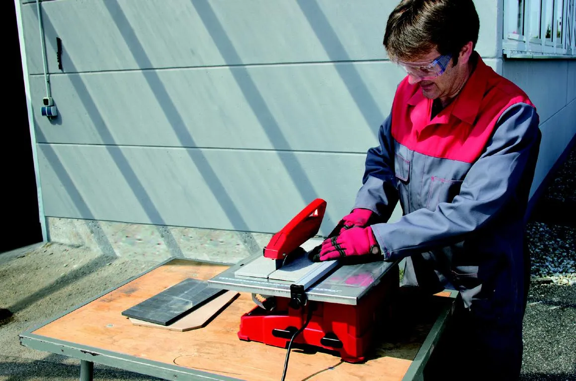 Fliesenschneidmaschine