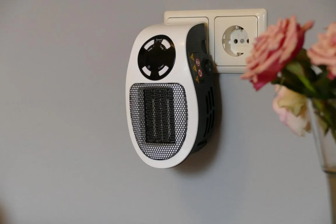 Keramik Steckdosenheizung 500W