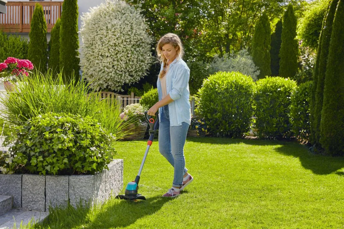 Akku-Trimmer EasyCut 23/18V