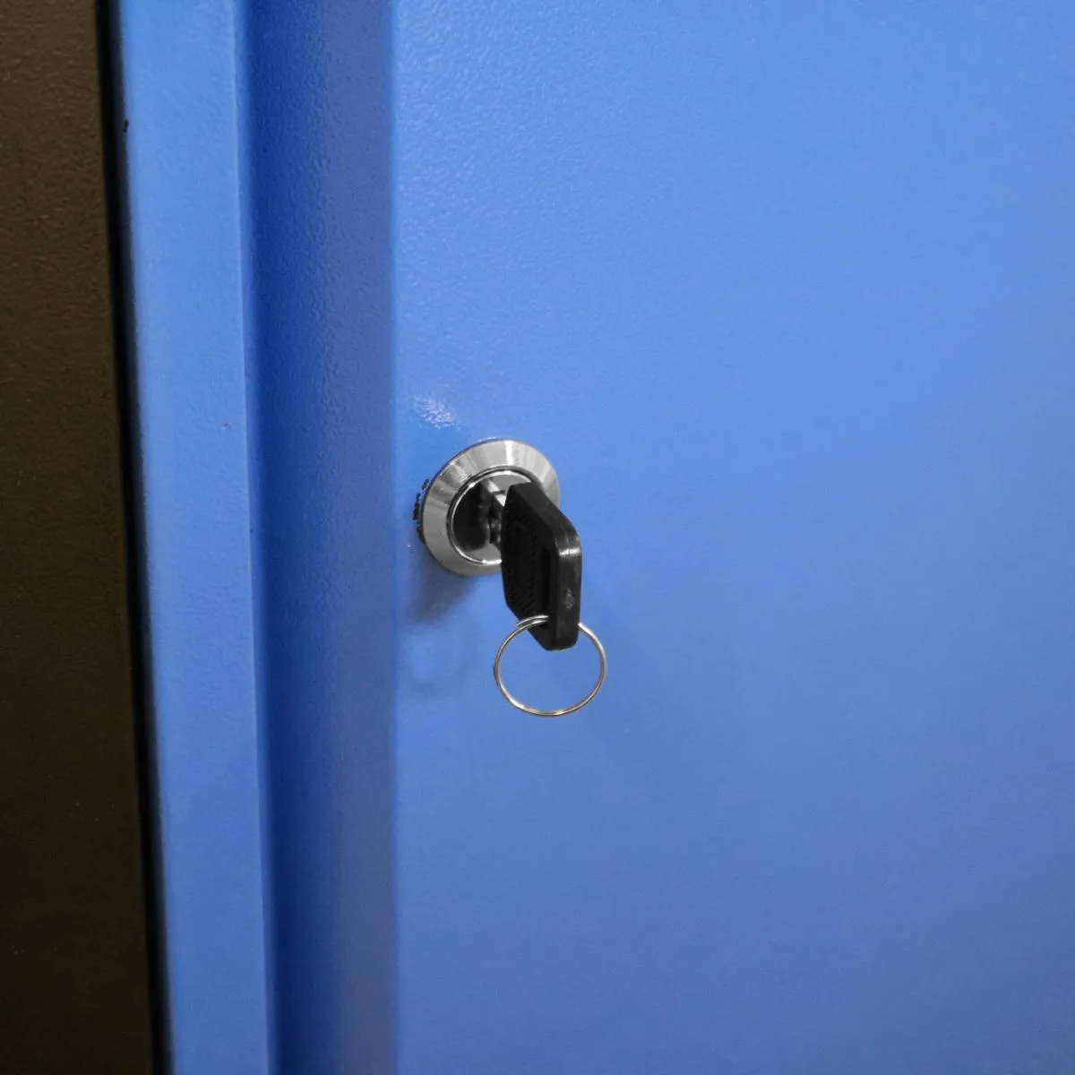 Wandschrank GWS 3T, m. 2 B&ouml;den