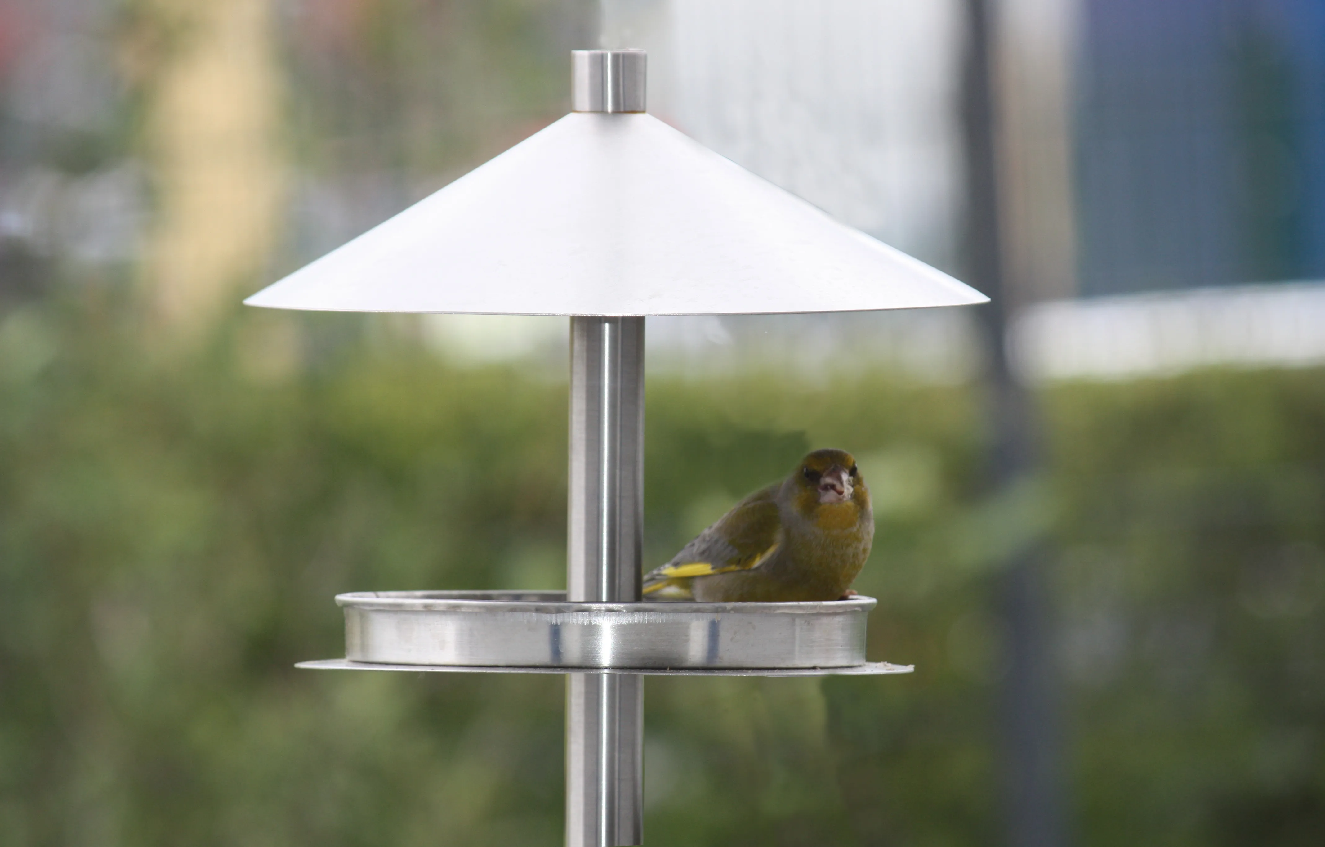 Futterhaus aus Edelstahl, rund
